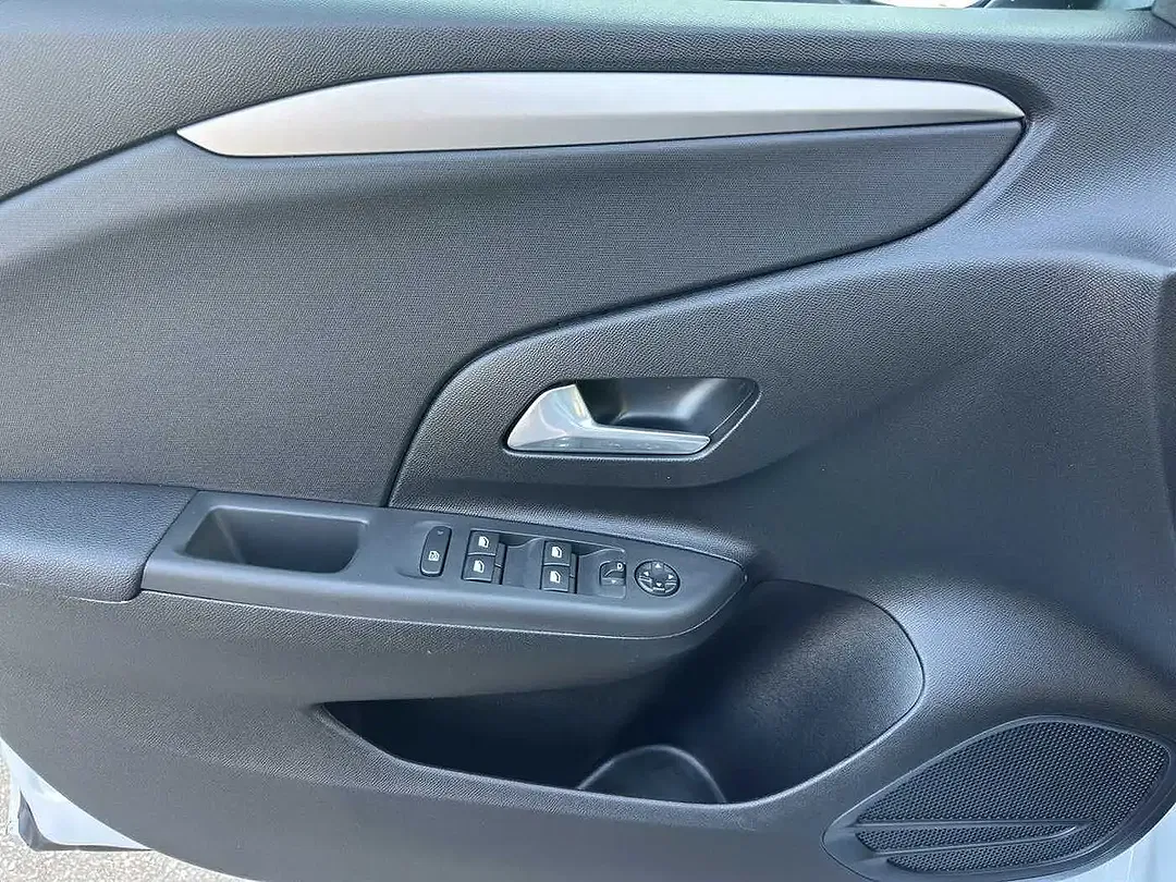 Opel Corsa - Thumbnail 10
