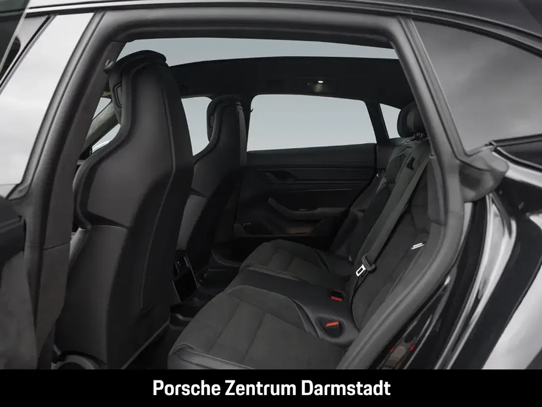 Porsche Taycan - Thumbnail 6