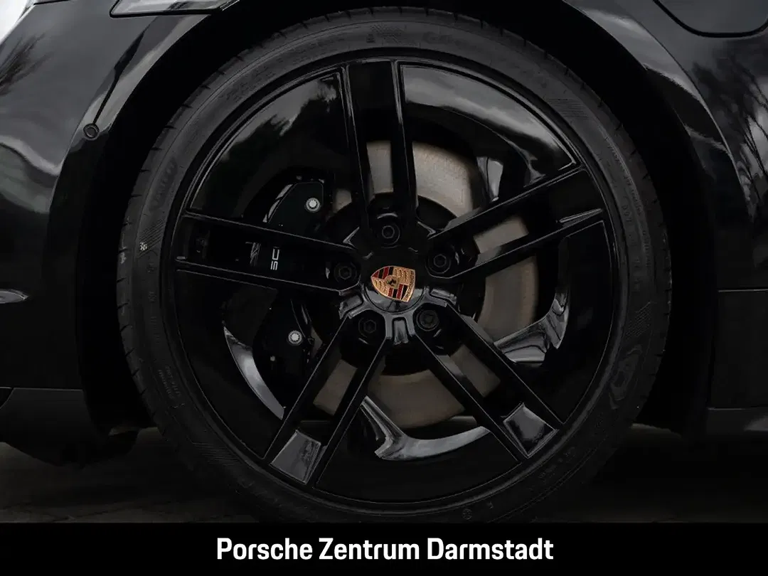 Porsche Taycan - Thumbnail 9