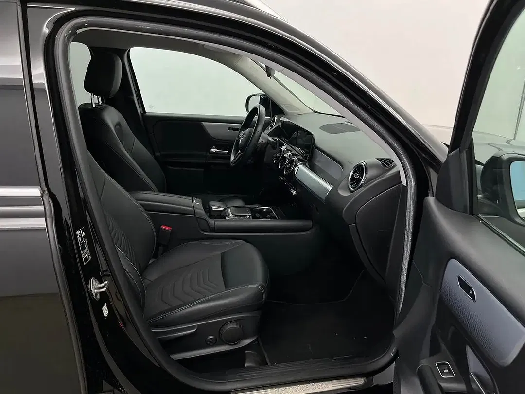 Mercedes-Benz GLB 200 - Thumbnail 8