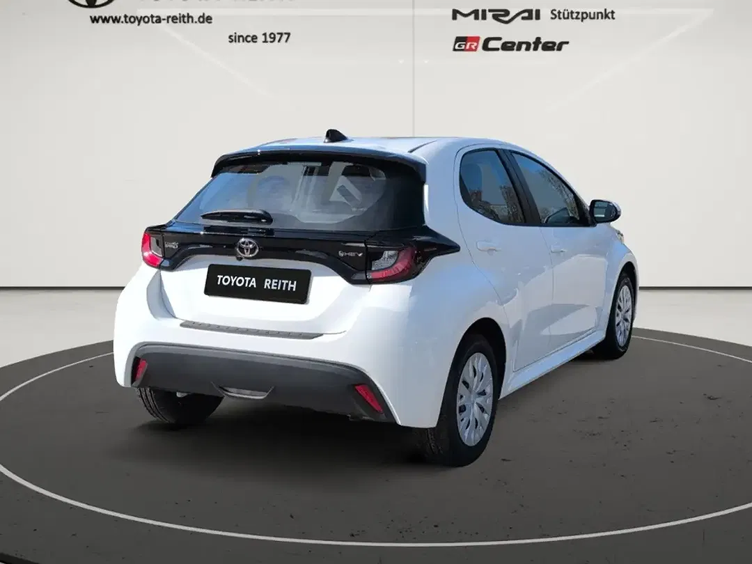Toyota Yaris - Thumbnail 5