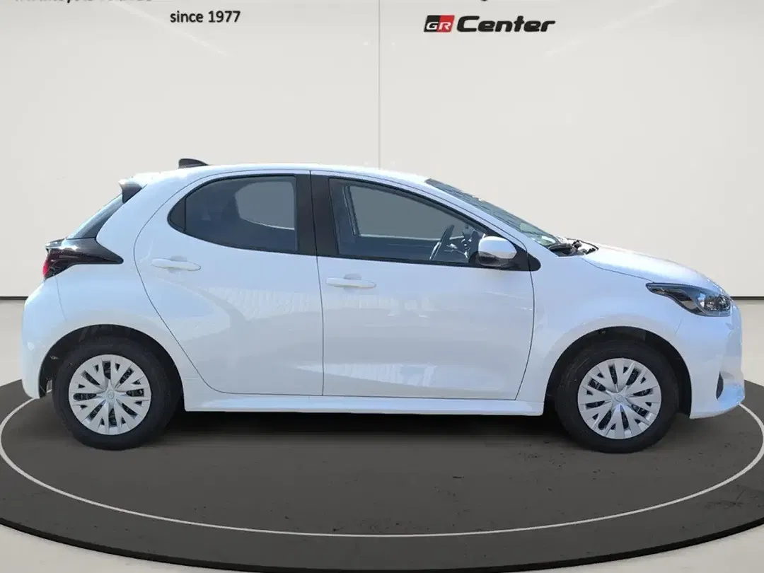 Toyota Yaris - Thumbnail 6