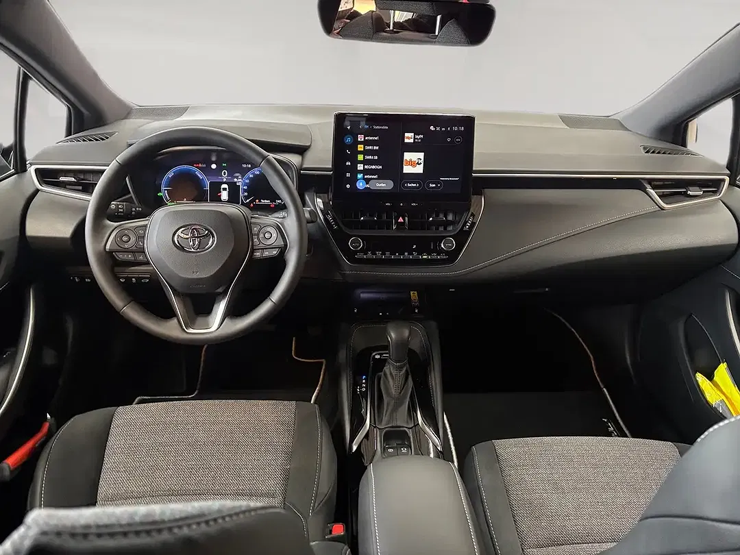 Toyota Corolla - Thumbnail 11