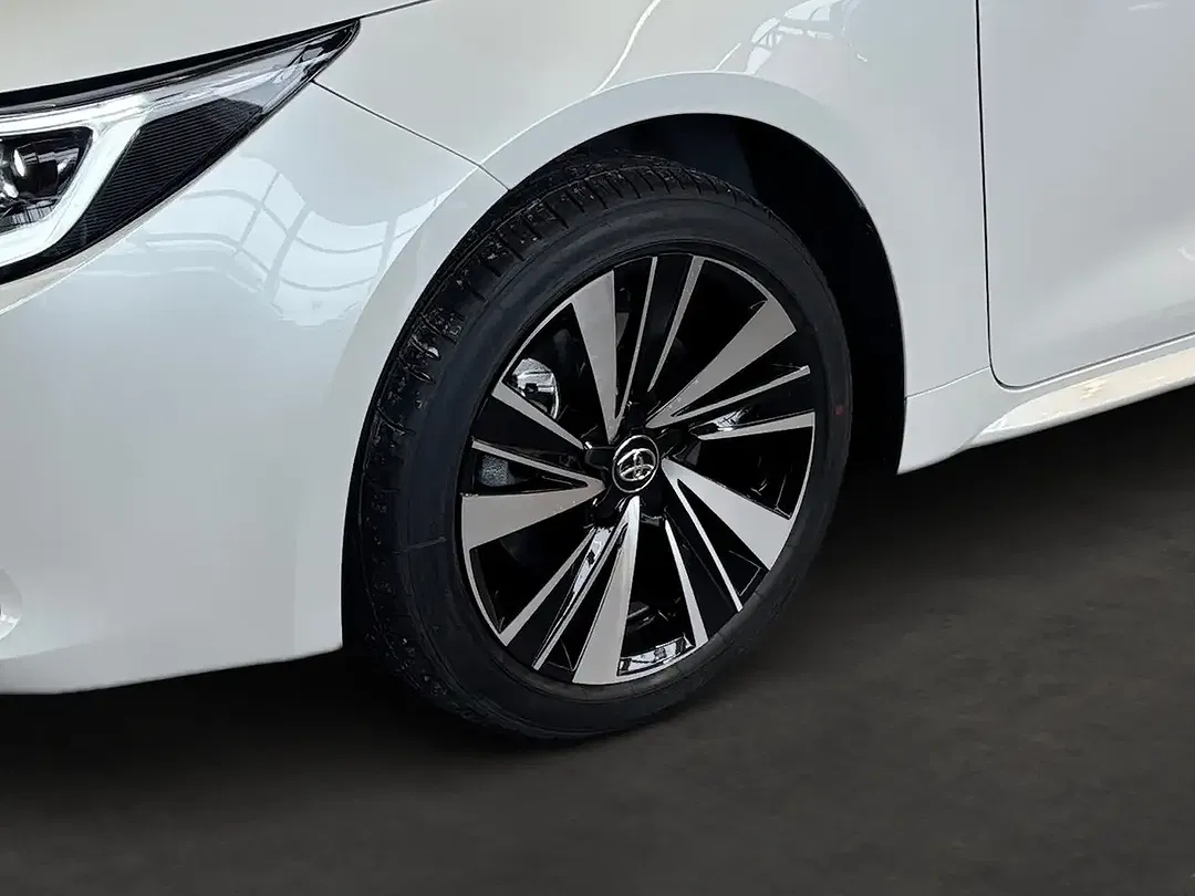 Toyota Corolla - Thumbnail 6