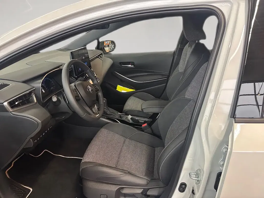 Toyota Corolla - Thumbnail 7
