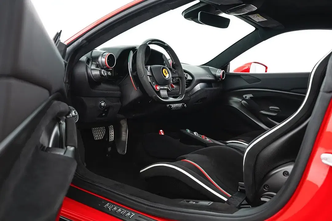 Ferrari F8 Tributo - Thumbnail 12