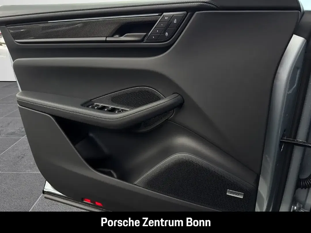 Porsche Macan - Thumbnail 12
