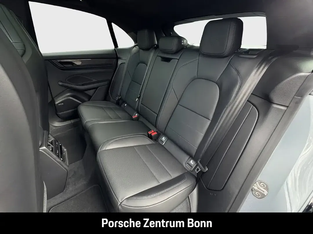 Porsche Macan - Thumbnail 13
