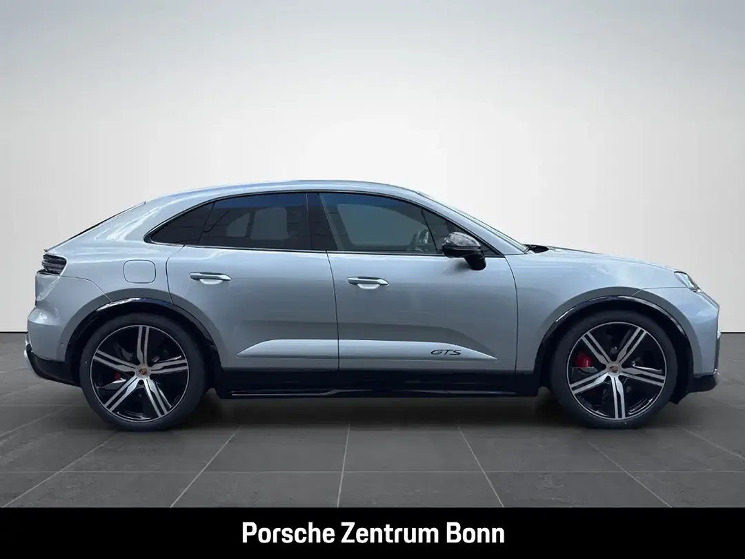 Porsche Macan - Thumbnail 4