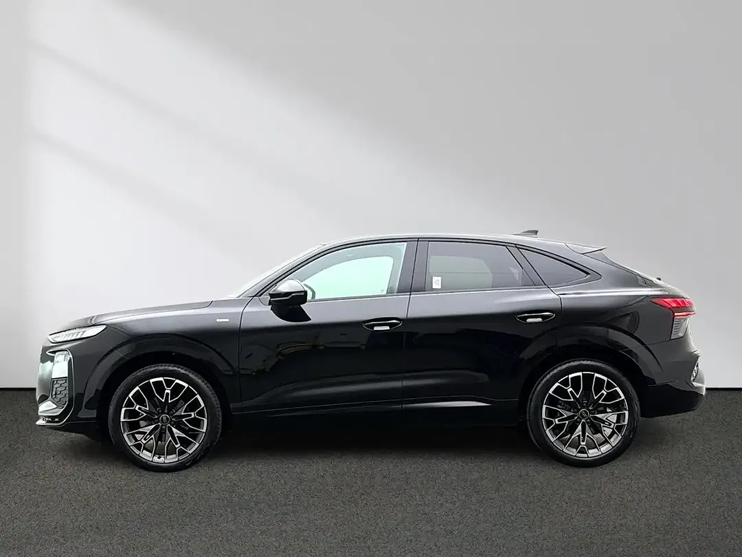 Audi Q3 - Thumbnail 1