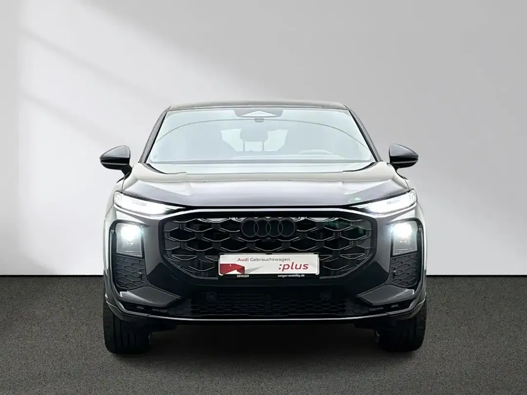 Audi Q3 - Thumbnail 3