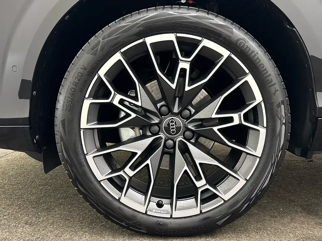Audi Q3 - Thumbnail 6
