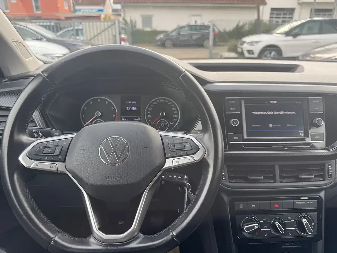 Volkswagen T-Cross - Thumbnail 11