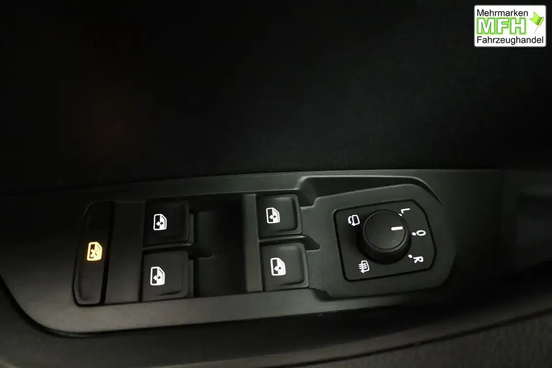 Skoda Karoq - Thumbnail 7