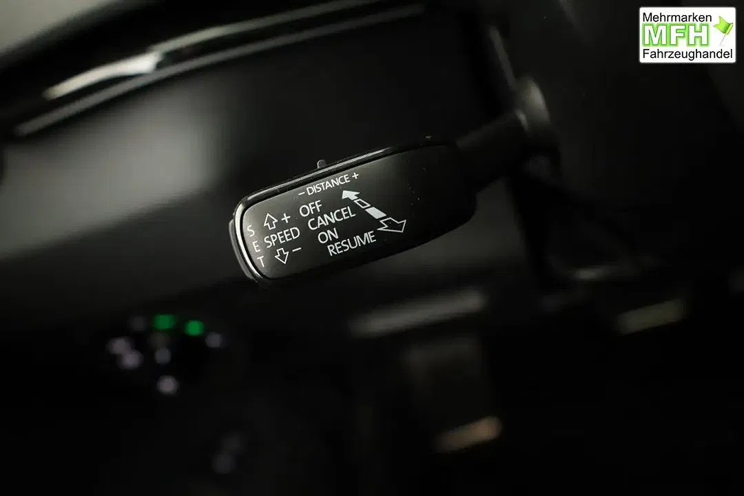 Skoda Karoq - Thumbnail 9