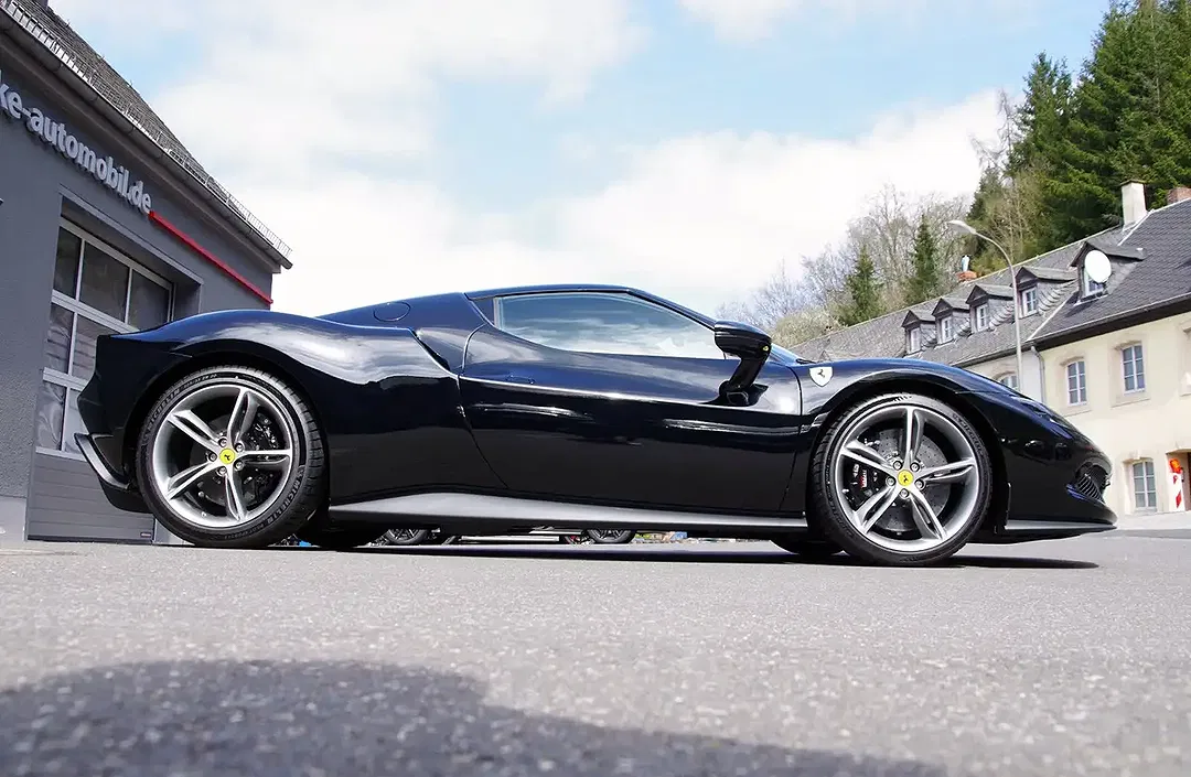 Ferrari 296 GTB - Thumbnail 20