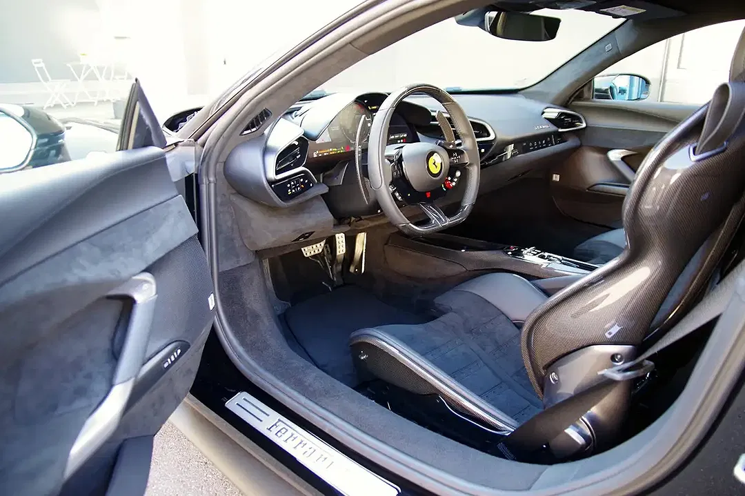 Ferrari 296 GTB - Thumbnail 4