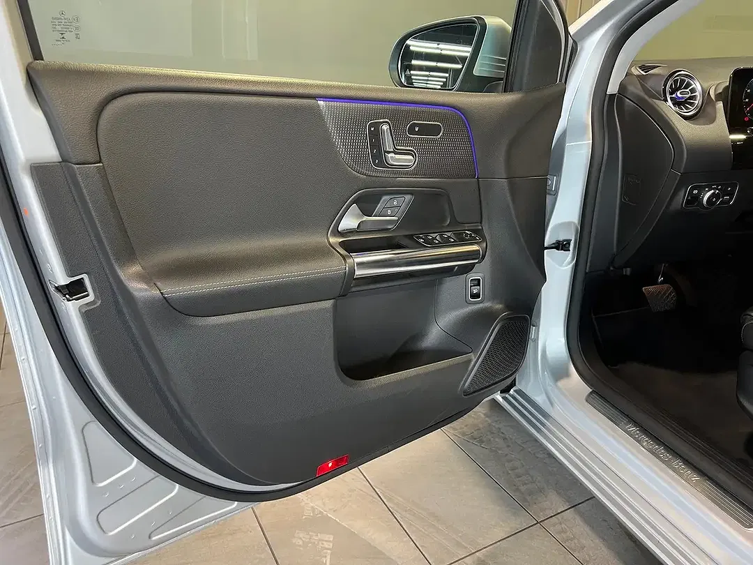 Mercedes-Benz B 200 - Thumbnail 12