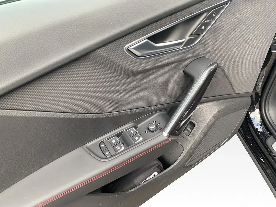 Audi Q2 - Thumbnail 11