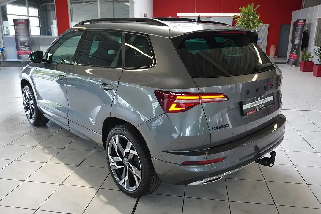 Skoda Karoq - Thumbnail 4
