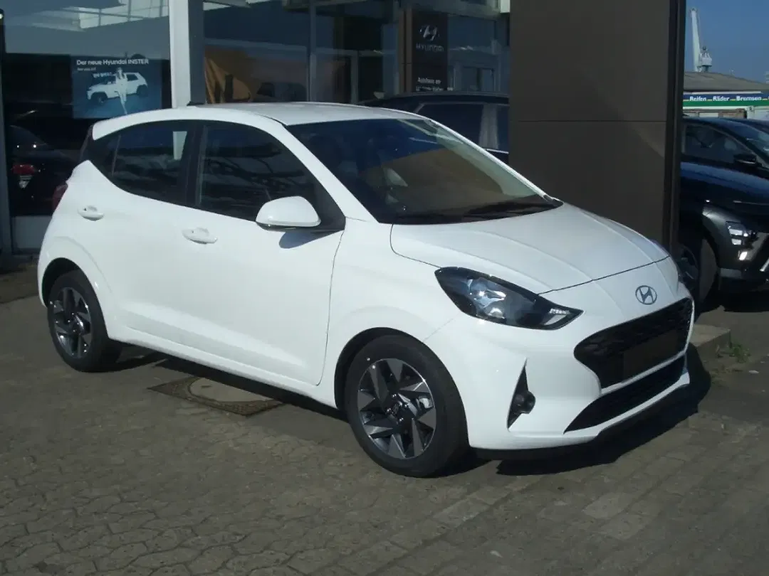 Hyundai i10 - Thumbnail 1
