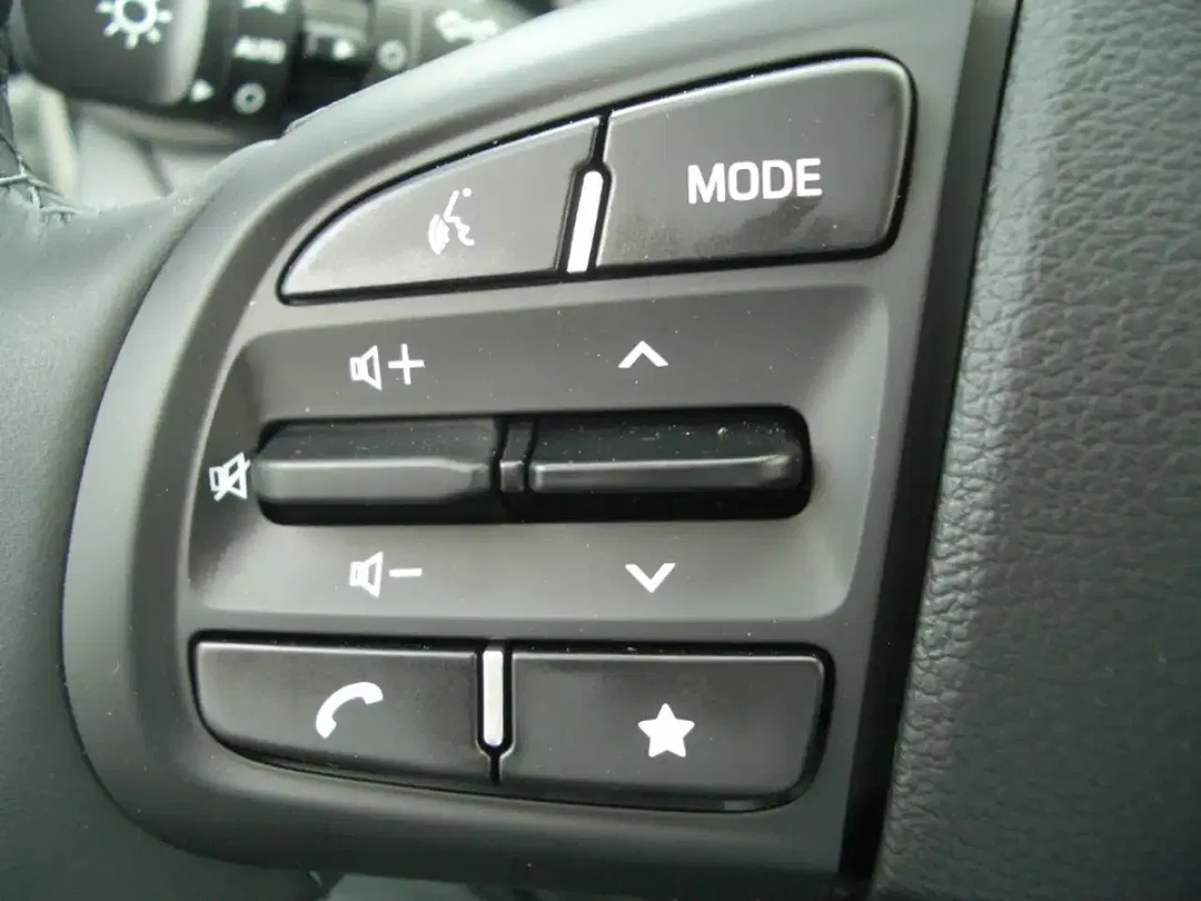 Hyundai i10 - Thumbnail 12