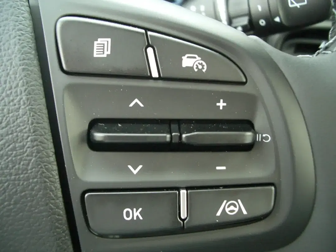Hyundai i10 - Thumbnail 13