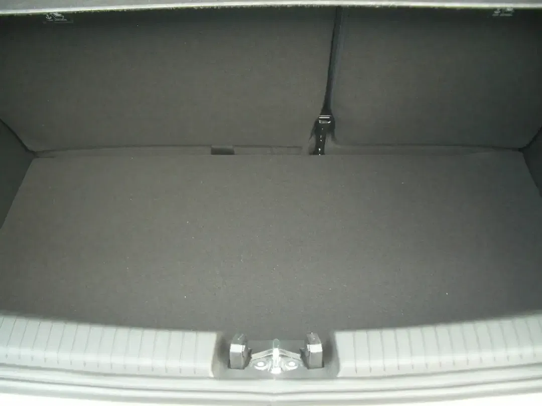 Hyundai i10 - Thumbnail 25