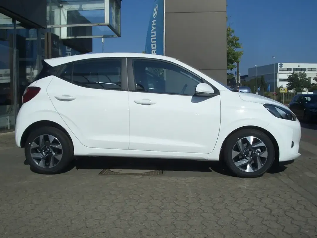 Hyundai i10 - Thumbnail 3