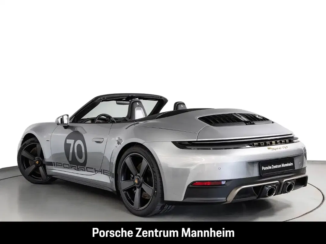 Porsche 992 - Thumbnail 3
