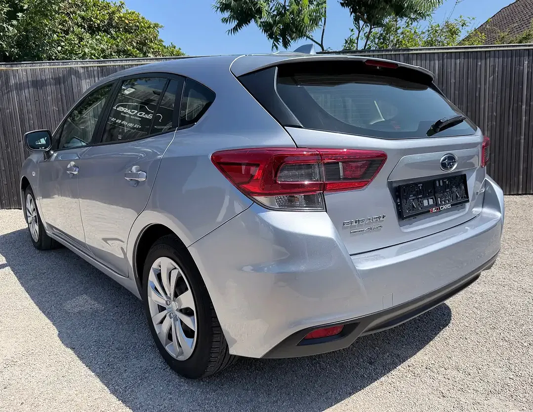 Subaru Impreza - Thumbnail 2