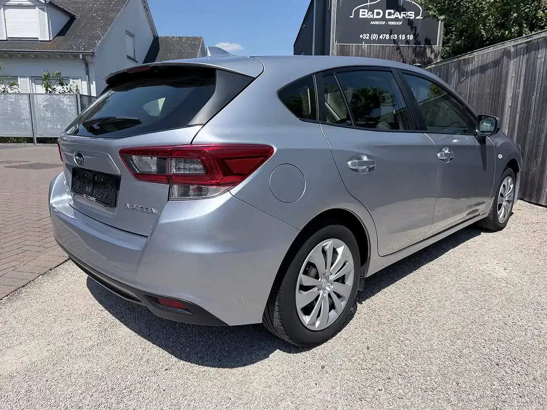 Subaru Impreza - Thumbnail 4