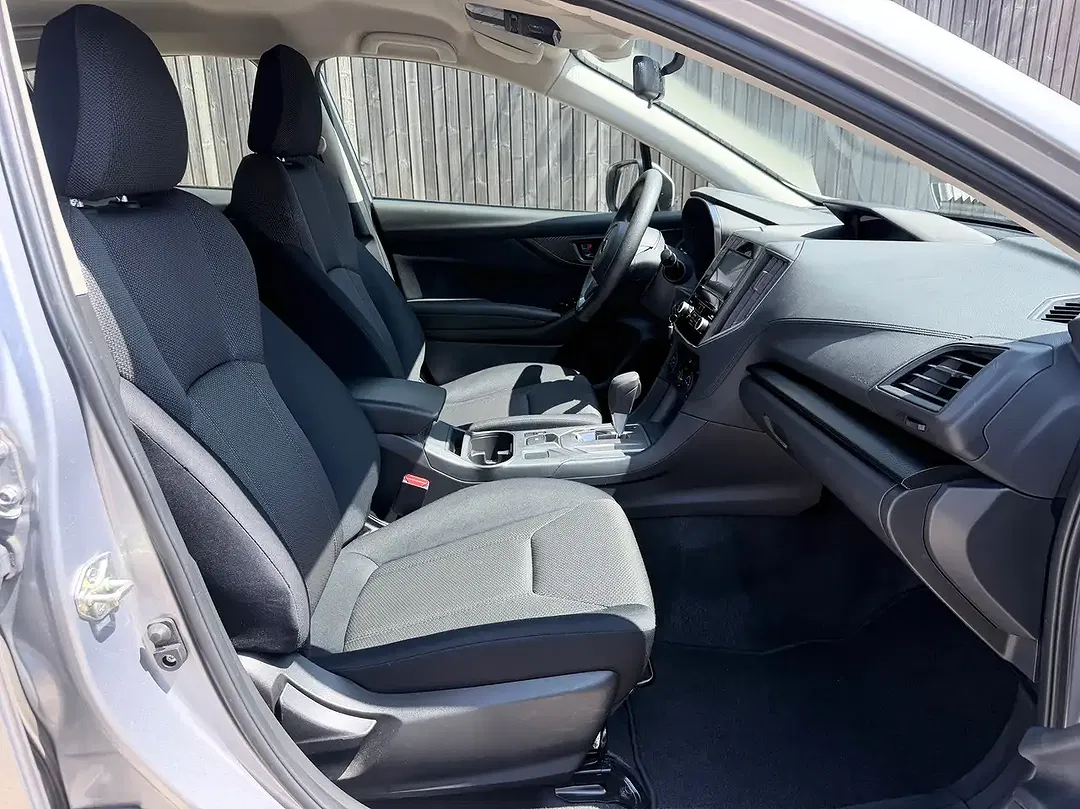 Subaru Impreza - Thumbnail 8