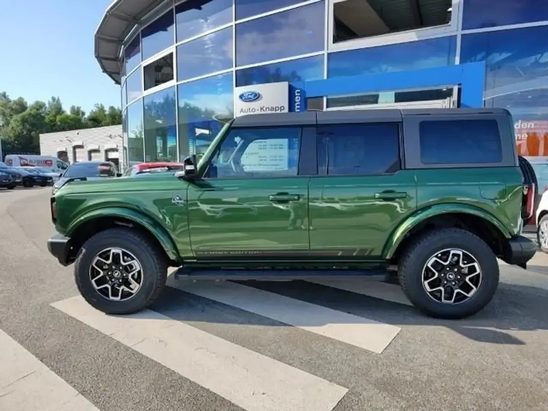 Ford Bronco - Thumbnail 2