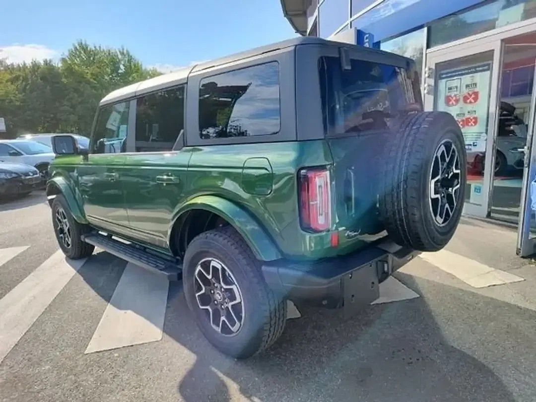 Ford Bronco - Thumbnail 3