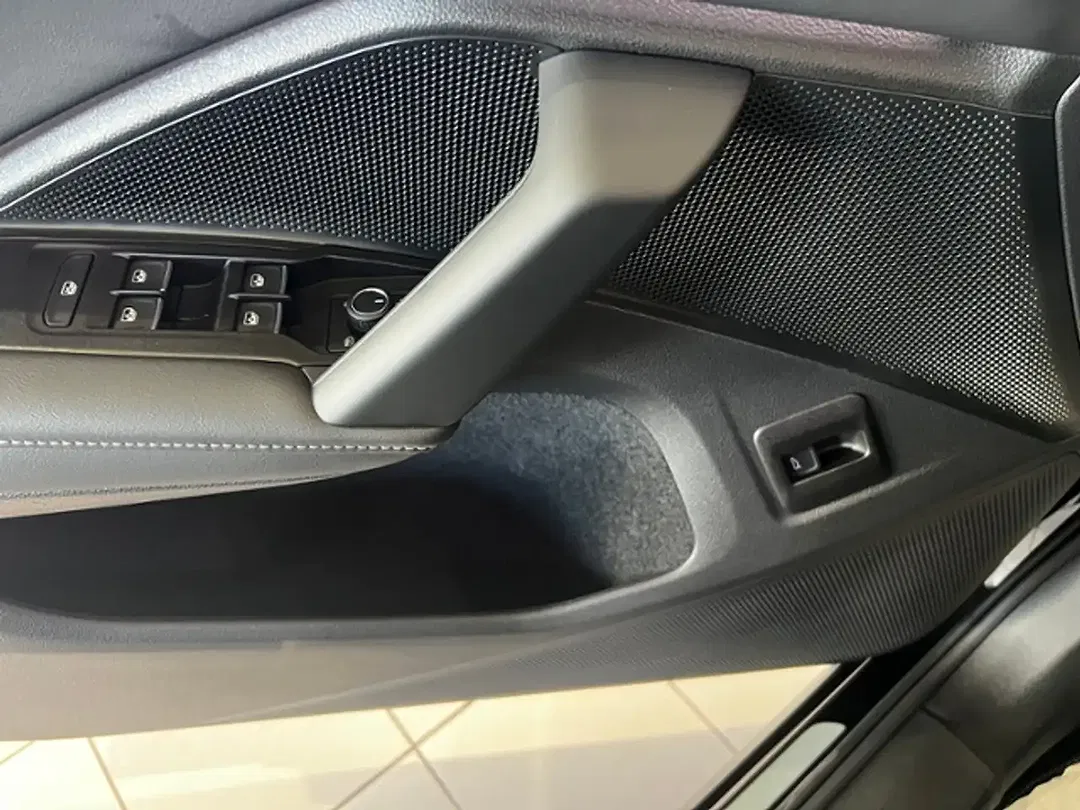 Volkswagen Tiguan - Thumbnail 12