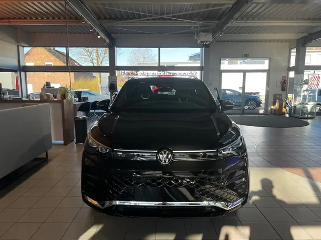 Volkswagen Tiguan - Thumbnail 3