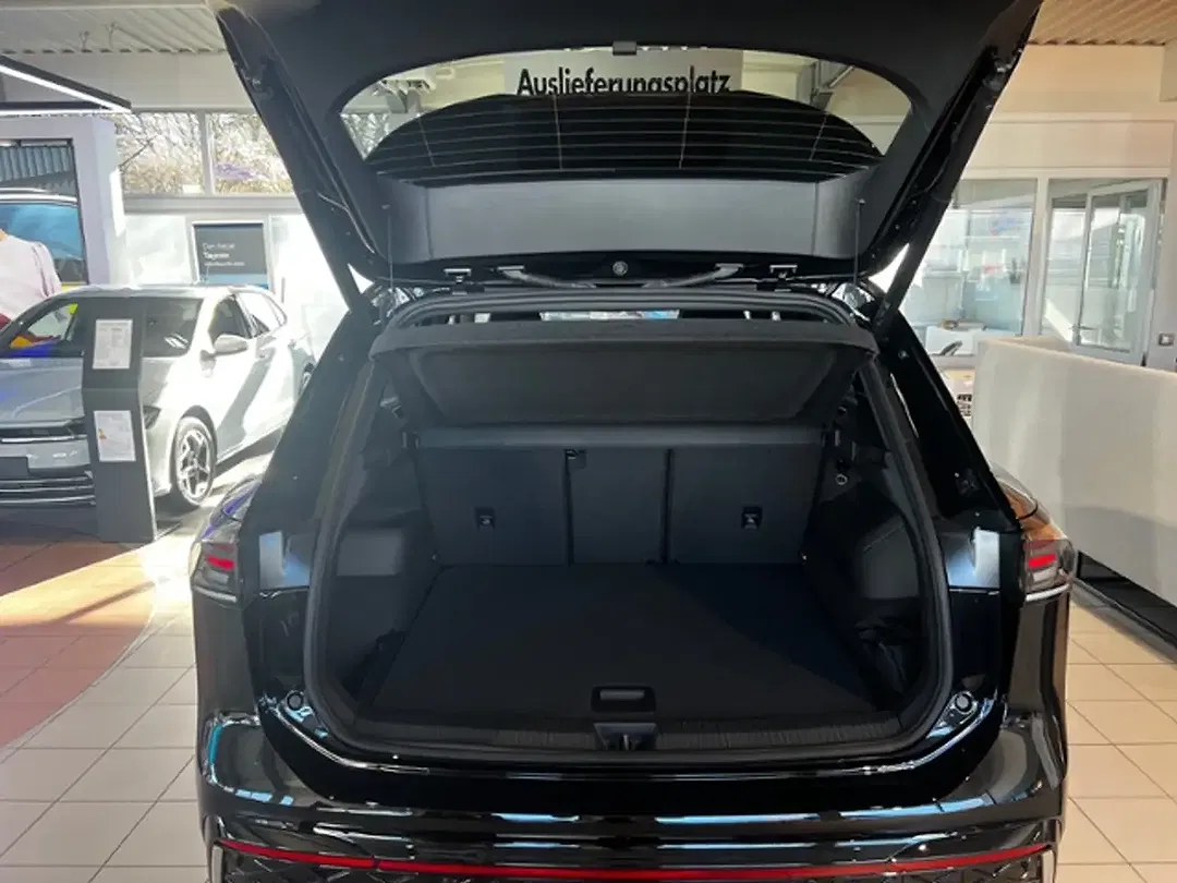 Volkswagen Tiguan - Thumbnail 8