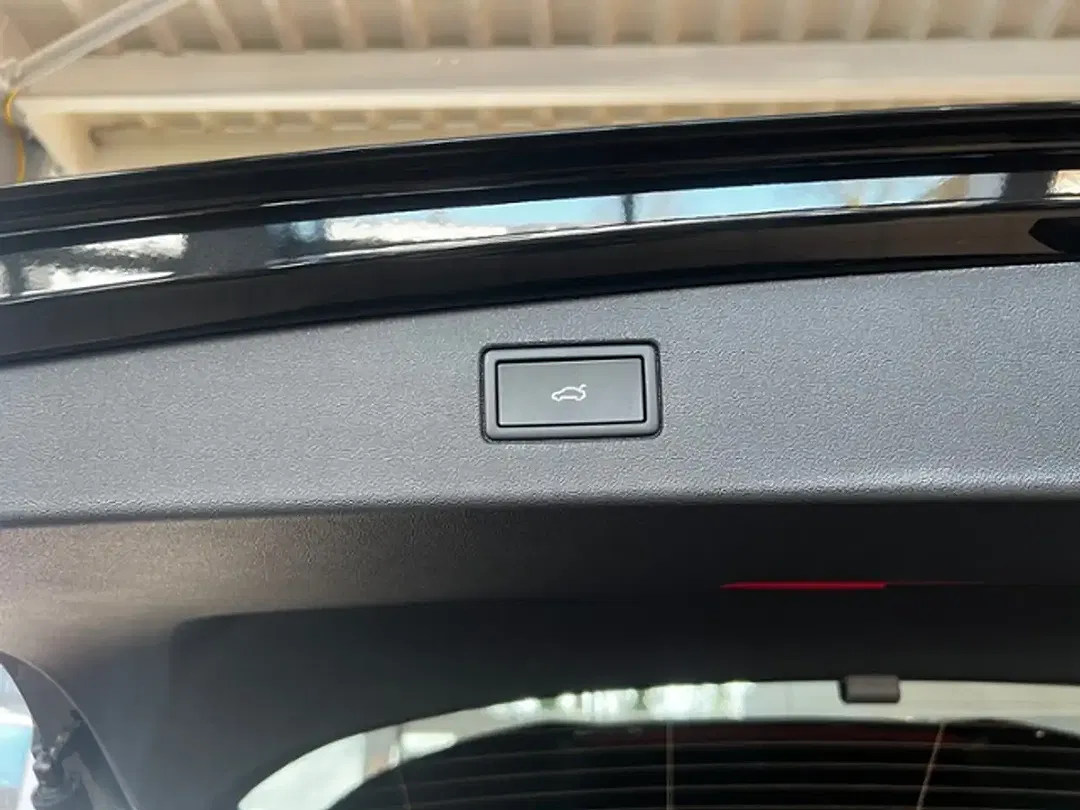 Volkswagen Tiguan - Thumbnail 9