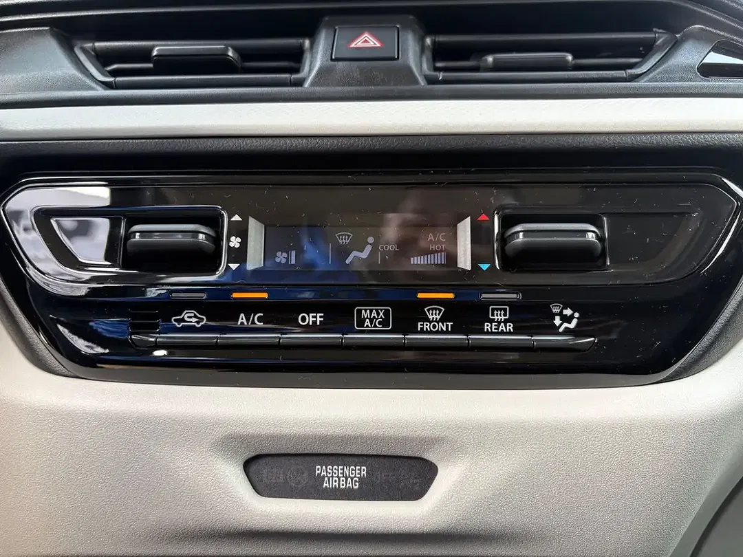 Suzuki Swift - Thumbnail 10