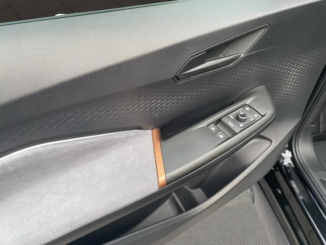 CUPRA Born - Thumbnail 10