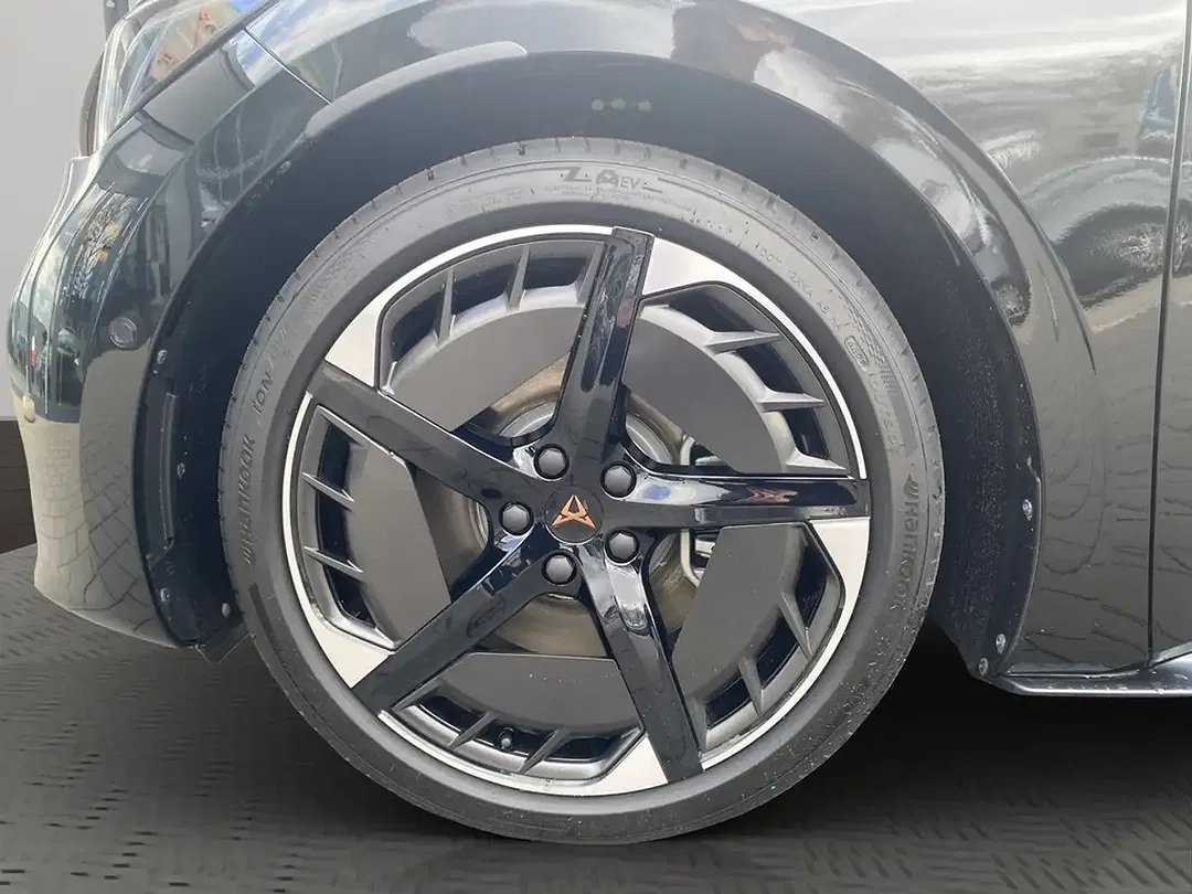 CUPRA Born - Thumbnail 3