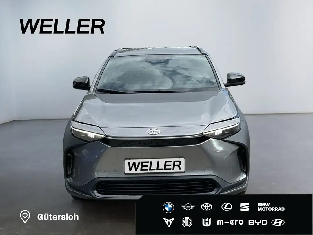 Toyota bZ4X - Thumbnail 2