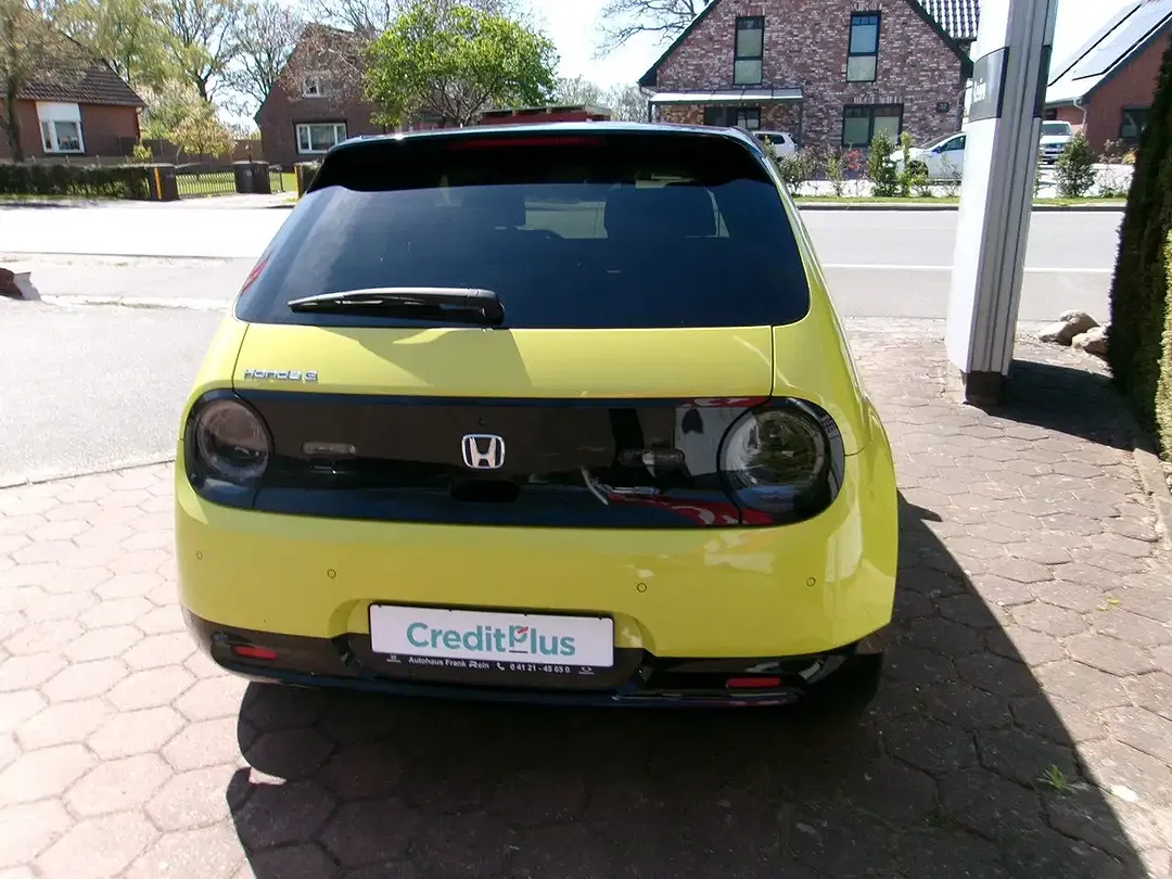 Honda e - Thumbnail 3