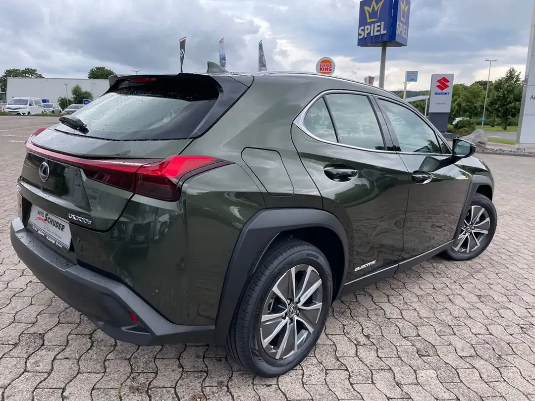Lexus UX 300e - Thumbnail 2