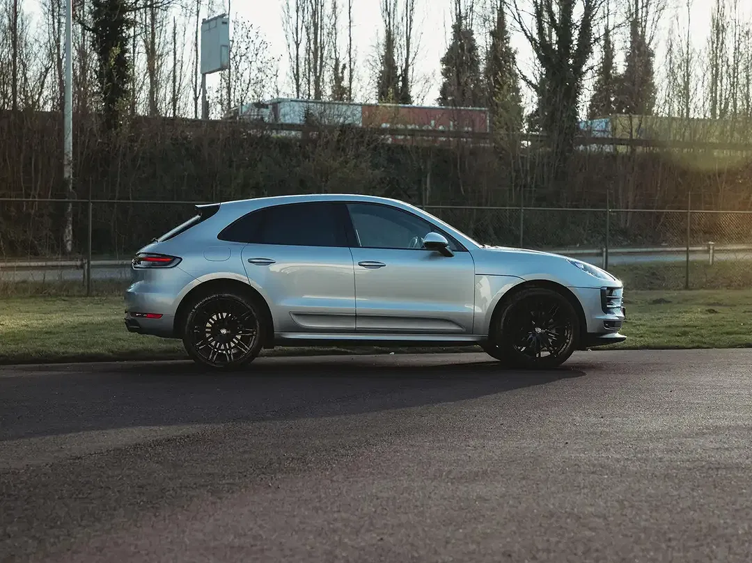 Porsche Macan - Thumbnail 3