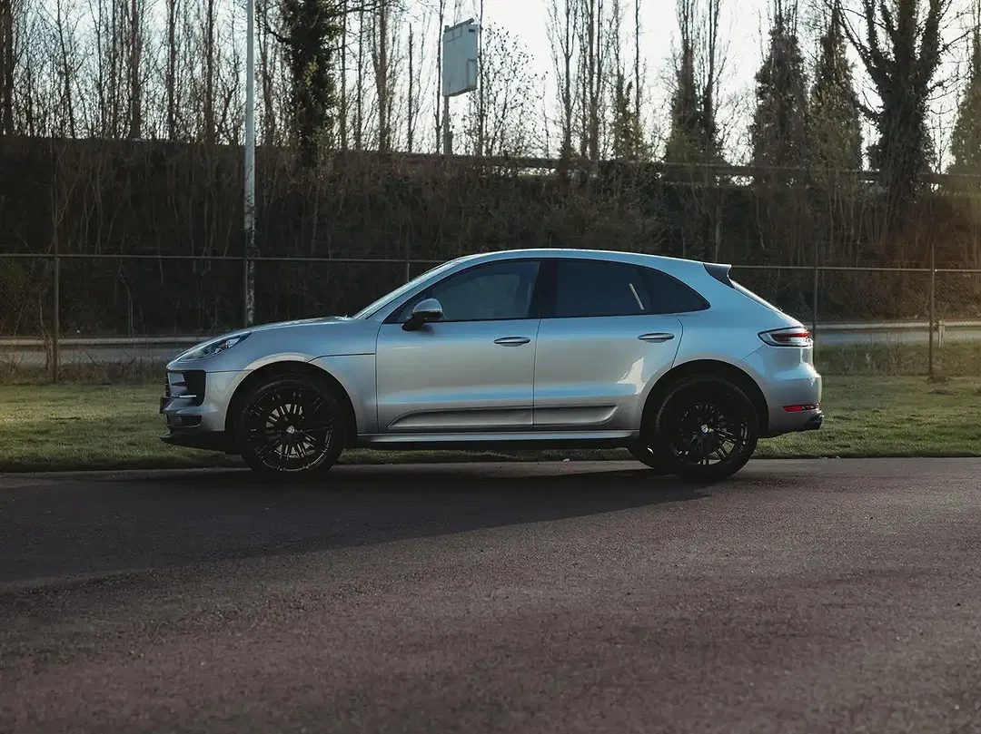 Porsche Macan - Thumbnail 4