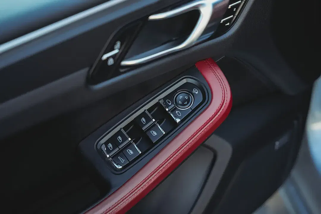 Porsche Macan - Thumbnail 9