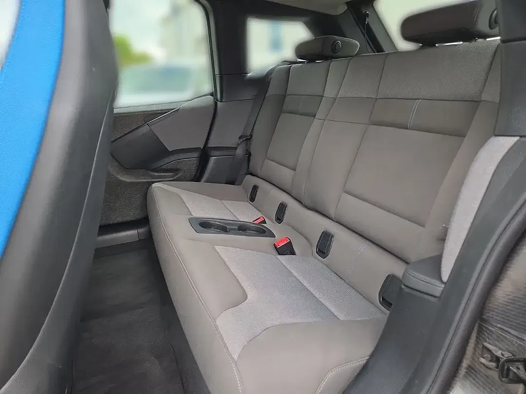 BMW i3 - Thumbnail 11