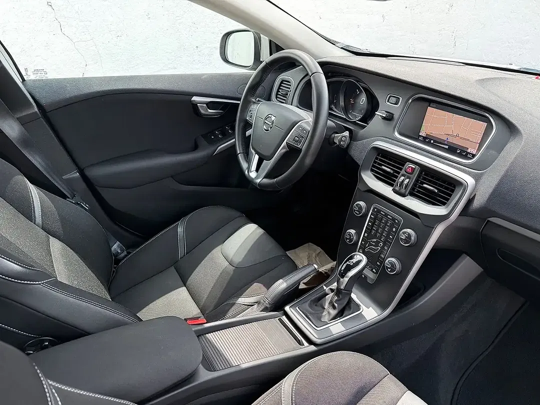 Volvo V40 - Thumbnail 11